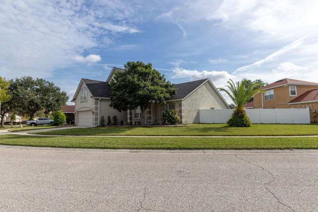 7624 NOTTINGHILL SKY DRIVE, APOLLO BEACH, Florida 33572, 4 Bedrooms Bedrooms, ,2 BathroomsBathrooms,Residential,For Sale,NOTTINGHILL SKY,MFRT3490708
