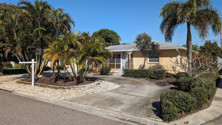 3873 21ST AVENUE, ST PETERSBURG, Florida 33713, 3 Bedrooms Bedrooms, ,3 BathroomsBathrooms,Residential,For Sale,21ST,MFRU8225677