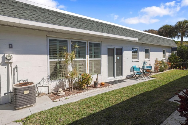 7838 40TH AVENUE, ST PETERSBURG, Florida 33709, 2 Bedrooms Bedrooms, ,2 BathroomsBathrooms,Residential,For Sale,40TH,MFRU8232355