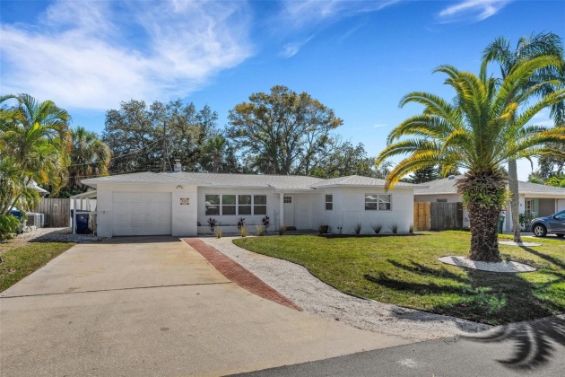 1320 DIXIE LANE, ST PETERSBURG, Florida 33707, 3 Bedrooms Bedrooms, ,2 BathroomsBathrooms,Residential,For Sale,DIXIE,MFRU8230216