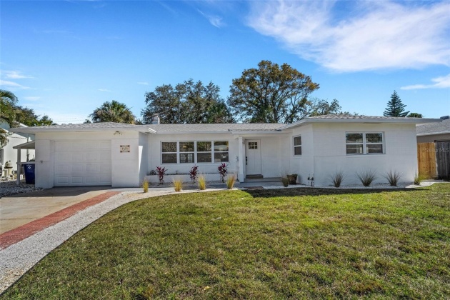 1320 DIXIE LANE, ST PETERSBURG, Florida 33707, 3 Bedrooms Bedrooms, ,2 BathroomsBathrooms,Residential,For Sale,DIXIE,MFRU8230216