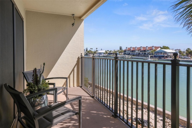 7435 BAYSHORE DRIVE, TREASURE ISLAND, Florida 33706, 2 Bedrooms Bedrooms, ,2 BathroomsBathrooms,Residential,For Sale,BAYSHORE,MFRU8232279