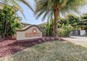 820 DATE PALM LANE, ST PETERSBURG, Florida 33707, 3 Bedrooms Bedrooms, ,2 BathroomsBathrooms,Residential,For Sale,DATE PALM,MFRU8231911