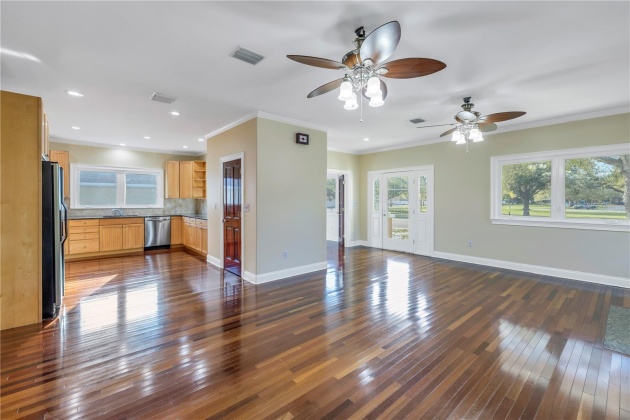 3949 9TH AVENUE, ST PETERSBURG, Florida 33713, 3 Bedrooms Bedrooms, ,2 BathroomsBathrooms,Residential,For Sale,9TH,MFRU8233173