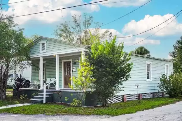2320 12TH AVENUE, TAMPA, Florida 33605, 3 Bedrooms Bedrooms, ,2 BathroomsBathrooms,Residential,For Sale,12TH,MFRT3449718