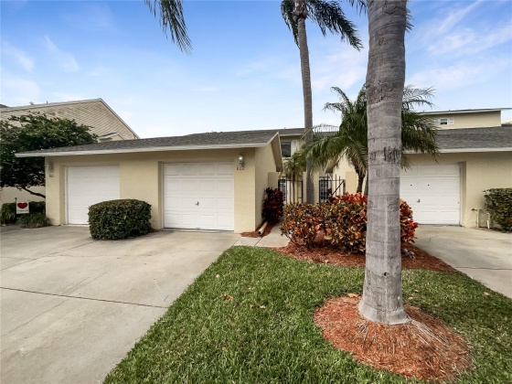 1050 STARKEY ROAD, LARGO, Florida 33771, 2 Bedrooms Bedrooms, ,2 BathroomsBathrooms,Residential,For Sale,STARKEY,MFRO6184173