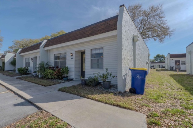 13748 OAKWOOD LANE, SEMINOLE, Florida 33776, 2 Bedrooms Bedrooms, ,2 BathroomsBathrooms,Residential,For Sale,OAKWOOD,MFRU8232965