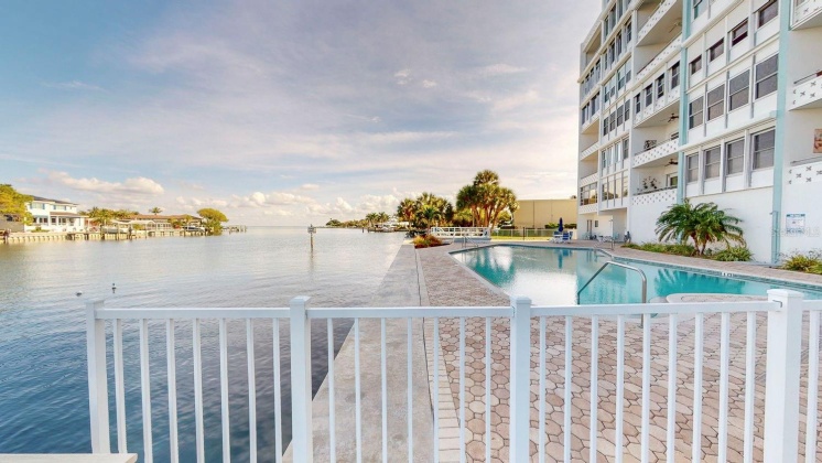 1365 SNELL ISLE BOULEVARD, ST PETERSBURG, Florida 33704, 2 Bedrooms Bedrooms, ,2 BathroomsBathrooms,Residential,For Sale,SNELL ISLE,MFRU8233492