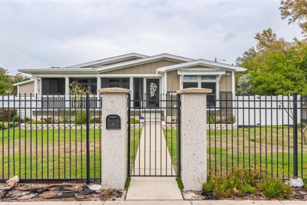 2715 9TH AVENUE, ST PETERSBURG, Florida 33713, 4 Bedrooms Bedrooms, ,3 BathroomsBathrooms,Residential,For Sale,9TH,MFRU8233396