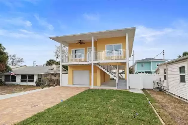 13122 4TH STREET, MADEIRA BEACH, Florida 33708, 3 Bedrooms Bedrooms, ,2 BathroomsBathrooms,Residential,For Sale,4TH,MFRU8210078