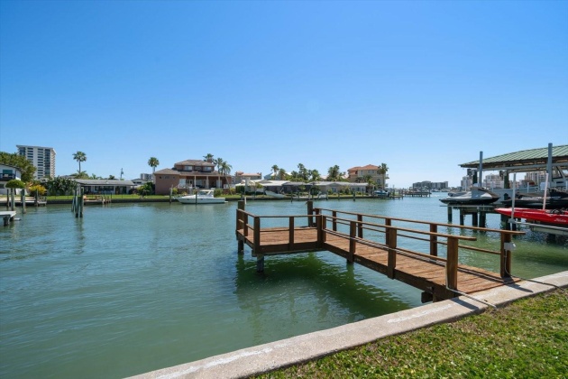 229 PALM ISLAND, CLEARWATER, Florida 33767, 3 Bedrooms Bedrooms, ,2 BathroomsBathrooms,Residential,For Sale,PALM,MFRU8212358
