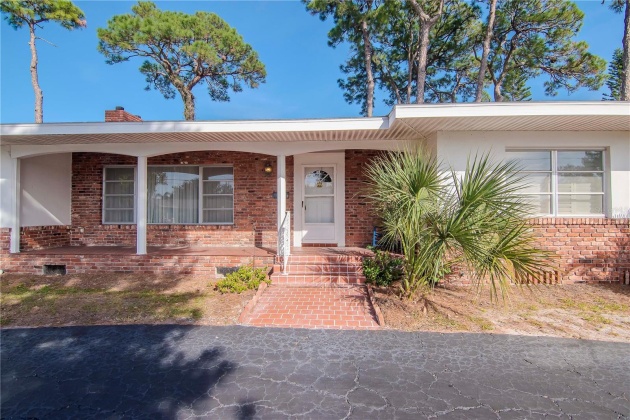 1216 ROBIN ROAD, ST PETERSBURG, Florida 33707, 3 Bedrooms Bedrooms, ,2 BathroomsBathrooms,Residential,For Sale,ROBIN,MFRU8220005