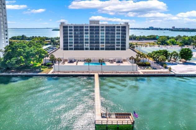 7100 SUNSHINE SKYWAY LANE, ST PETERSBURG, Florida 33711, 2 Bedrooms Bedrooms, ,2 BathroomsBathrooms,Residential,For Sale,SUNSHINE SKYWAY,MFRU8215965