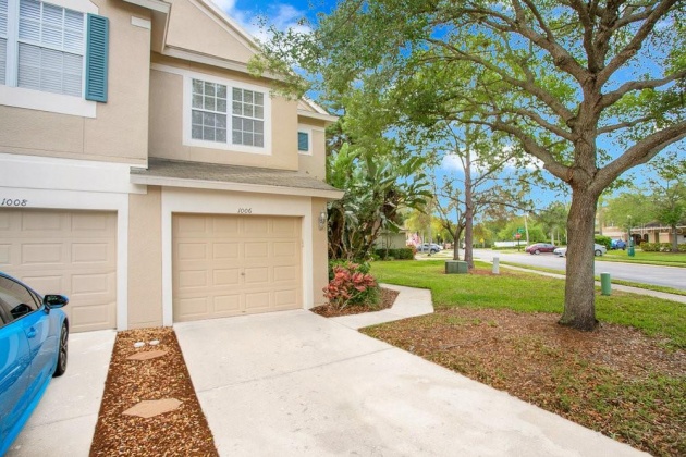 1006 VISTA CAY COURT, BRANDON, Florida 33511, 3 Bedrooms Bedrooms, ,2 BathroomsBathrooms,Residential,For Sale,VISTA CAY,MFRT3512448