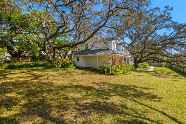 801 PARK STREET, ST PETERSBURG, Florida 33710, 3 Bedrooms Bedrooms, ,3 BathroomsBathrooms,Residential,For Sale,PARK,MFRU8235069