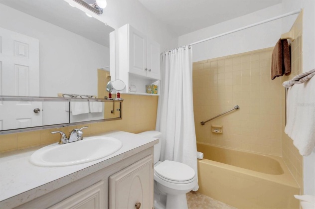 5267 81ST STREET, ST PETERSBURG, Florida 33709, 2 Bedrooms Bedrooms, ,2 BathroomsBathrooms,Residential,For Sale,81ST,MFRU8228152