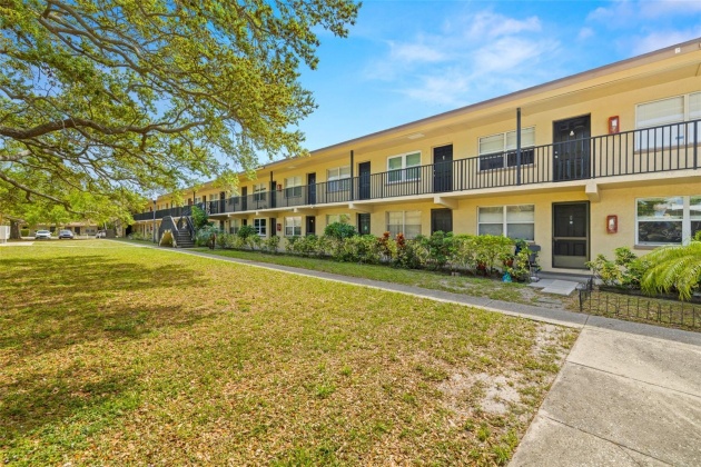 2501 HARN BOULEVARD, CLEARWATER, Florida 33764, 1 Bedroom Bedrooms, ,1 BathroomBathrooms,Residential,For Sale,HARN,MFRT3512540