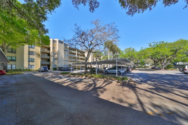 13626 GREENFIELD DRIVE, TAMPA, Florida 33618, 1 Bedroom Bedrooms, ,1 BathroomBathrooms,Residential,For Sale,GREENFIELD,MFRT3513274