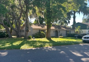 701 OAKWOOD AVENUE, BRANDON, Florida 33511, 4 Bedrooms Bedrooms, ,2 BathroomsBathrooms,Residential,For Sale,OAKWOOD,MFRT3513156