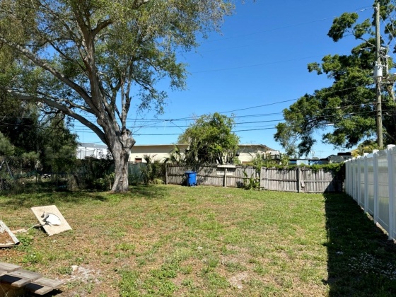 4037 9TH AVENUE, ST PETERSBURG, Florida 33711, 1 Bedroom Bedrooms, ,1 BathroomBathrooms,Residential,For Sale,9TH,MFRU8235332