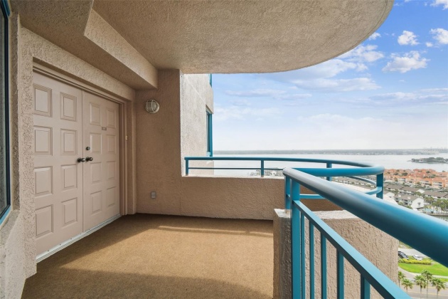 1540 GULF BLVD, CLEARWATER, Florida 33767, 2 Bedrooms Bedrooms, ,2 BathroomsBathrooms,Residential,For Sale,GULF BLVD,MFRU8235295