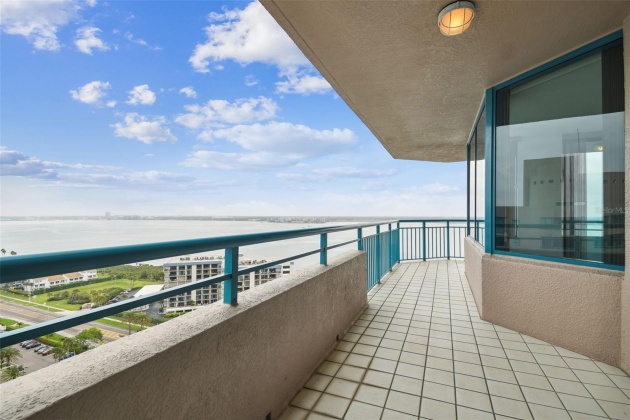 1540 GULF BLVD, CLEARWATER, Florida 33767, 2 Bedrooms Bedrooms, ,2 BathroomsBathrooms,Residential,For Sale,GULF BLVD,MFRU8235295