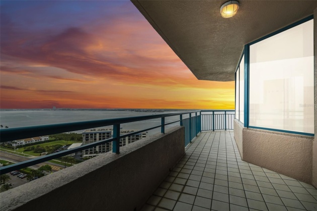 1540 GULF BLVD, CLEARWATER, Florida 33767, 2 Bedrooms Bedrooms, ,2 BathroomsBathrooms,Residential,For Sale,GULF BLVD,MFRU8235295