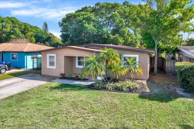 3726 32ND AVENUE, ST PETERSBURG, Florida 33713, 4 Bedrooms Bedrooms, ,2 BathroomsBathrooms,Residential,For Sale,32ND,MFRT3513447