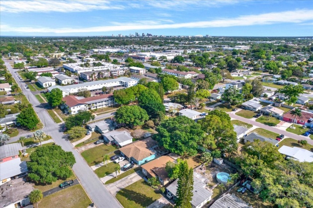 3726 32ND AVENUE, ST PETERSBURG, Florida 33713, 4 Bedrooms Bedrooms, ,2 BathroomsBathrooms,Residential,For Sale,32ND,MFRT3513447