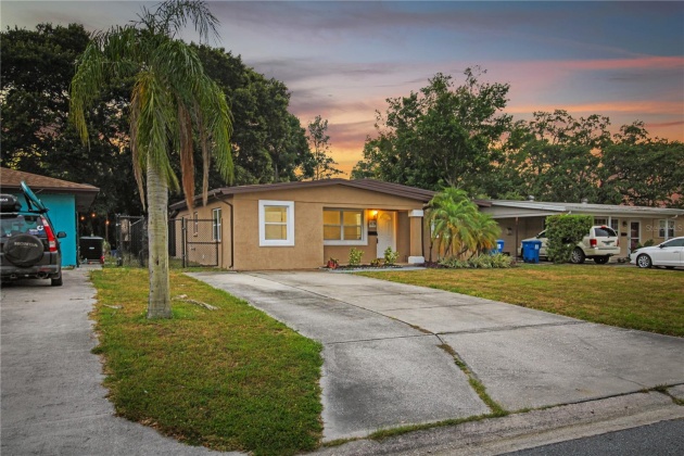 3726 32ND AVENUE, ST PETERSBURG, Florida 33713, 4 Bedrooms Bedrooms, ,2 BathroomsBathrooms,Residential,For Sale,32ND,MFRT3513447