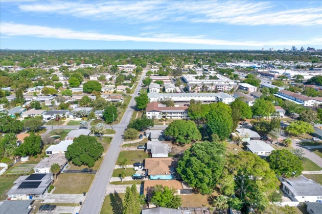 3726 32ND AVENUE, ST PETERSBURG, Florida 33713, 4 Bedrooms Bedrooms, ,2 BathroomsBathrooms,Residential,For Sale,32ND,MFRT3513447