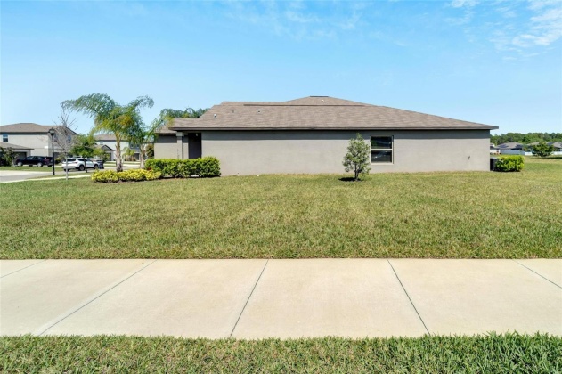 13630 WILLOW BLUESTAR LOOP, RIVERVIEW, Florida 33579, 3 Bedrooms Bedrooms, ,2 BathroomsBathrooms,Residential,For Sale,WILLOW BLUESTAR,MFRT3513486