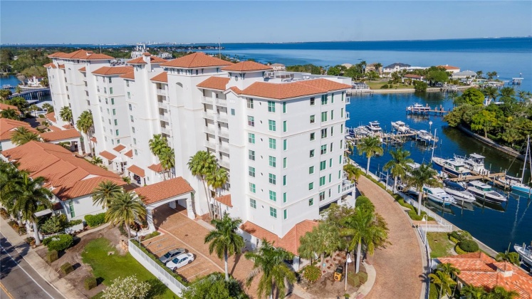 1325 SNELL ISLE BOULEVARD, ST PETERSBURG, Florida 33704, 2 Bedrooms Bedrooms, ,2 BathroomsBathrooms,Residential,For Sale,SNELL ISLE,MFRU8235299