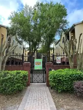 2010 PALM AVENUE, TAMPA, Florida 33605, 1 Bedroom Bedrooms, ,1 BathroomBathrooms,Residential,For Sale,PALM,MFRT3513278
