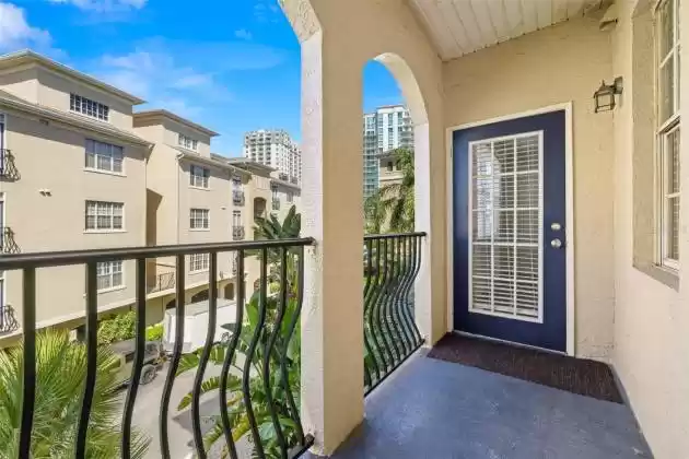 501 KNIGHTS RUN AVENUE, TAMPA, Florida 33602, 2 Bedrooms Bedrooms, ,2 BathroomsBathrooms,Residential,For Sale,KNIGHTS RUN,MFRO6190403