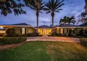 4916 62ND AVENUE, ST PETERSBURG, Florida 33715, 4 Bedrooms Bedrooms, ,5 BathroomsBathrooms,Residential,For Sale,62ND,MFRU8228371