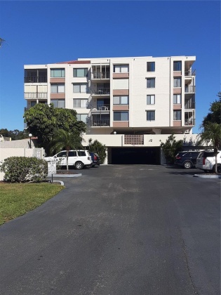 6218 PALMA DEL MAR BOULEVARD, ST PETERSBURG, Florida 33715, 1 Bedroom Bedrooms, ,1 BathroomBathrooms,Residential,For Sale,PALMA DEL MAR,MFRU8236824