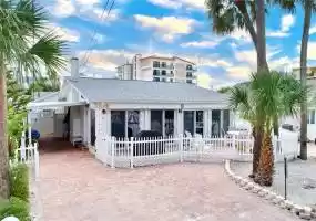 19 CAMBRIA STREET, CLEARWATER, Florida 33767, 3 Bedrooms Bedrooms, ,3 BathroomsBathrooms,Residential,For Sale,CAMBRIA,MFRU8224118