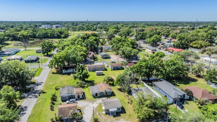 809 WARREN STREET, PLANT CITY, Florida 33563, 9 Bedrooms Bedrooms, ,4 BathroomsBathrooms,Residential,For Sale,WARREN,MFRT3513575