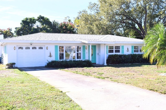 2125 BURNICE DRIVE, CLEARWATER, Florida 33764, 3 Bedrooms Bedrooms, ,2 BathroomsBathrooms,Residential,For Sale,BURNICE,MFRT3517239