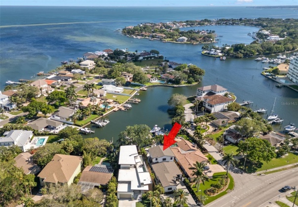 3327 OVERLOOK DRIVE, SAINT PETERSBURG, Florida 33703, 3 Bedrooms Bedrooms, ,3 BathroomsBathrooms,Residential,For Sale,OVERLOOK,MFRU8238345