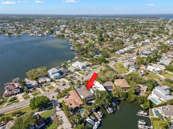 3327 OVERLOOK DRIVE, SAINT PETERSBURG, Florida 33703, 3 Bedrooms Bedrooms, ,3 BathroomsBathrooms,Residential,For Sale,OVERLOOK,MFRU8238345