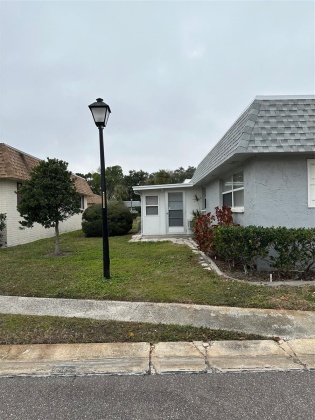 504 CARA COURT, LARGO, Florida 33771, 2 Bedrooms Bedrooms, ,2 BathroomsBathrooms,Residential,For Sale,CARA,MFRU8225620