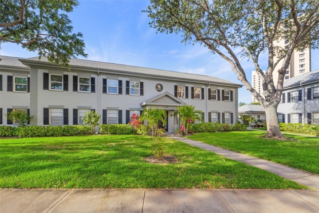 6970 AVENUE DES PALAIS, SOUTH PASADENA, Florida 33707, 1 Bedroom Bedrooms, ,1 BathroomBathrooms,Residential,For Sale,AVENUE DES PALAIS,MFRU8238201