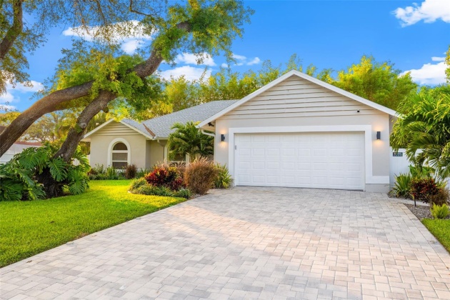 3924 39TH CIRCLE, SAINT PETERSBURG, Florida 33711, 3 Bedrooms Bedrooms, ,2 BathroomsBathrooms,Residential,For Sale,39TH,MFRU8238456