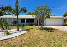 11338 CURRIE LANE, LARGO, Florida 33774, 2 Bedrooms Bedrooms, ,2 BathroomsBathrooms,Residential,For Sale,CURRIE,MFRO6193371