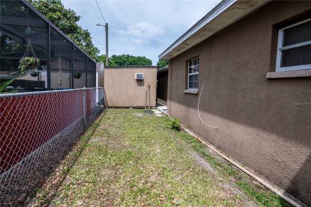 1905 CRAWFORD STREET, TAMPA, Florida 33604, 3 Bedrooms Bedrooms, ,3 BathroomsBathrooms,Residential,For Sale,CRAWFORD,MFRT3516853