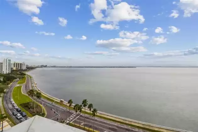 2900 BAY TO BAY BOULEVARD, TAMPA, Florida 33629, 2 Bedrooms Bedrooms, ,2 BathroomsBathrooms,Residential,For Sale,BAY TO BAY,MFRT3497359