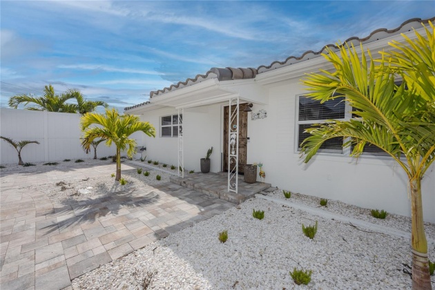 987 BOCA CIEGA ISLE DRIVE, ST PETE BEACH, Florida 33706, 2 Bedrooms Bedrooms, ,2 BathroomsBathrooms,Residential,For Sale,BOCA CIEGA ISLE,MFRU8228060