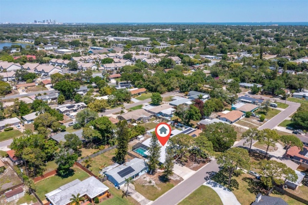 2421 67TH AVENUE, SAINT PETERSBURG, Florida 33712, 3 Bedrooms Bedrooms, ,2 BathroomsBathrooms,Residential,For Sale,67TH,MFRU8238609